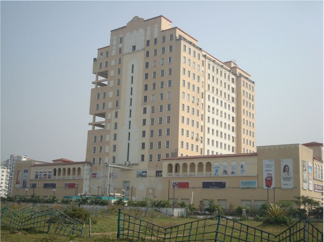 DLF Galleria Building (3)